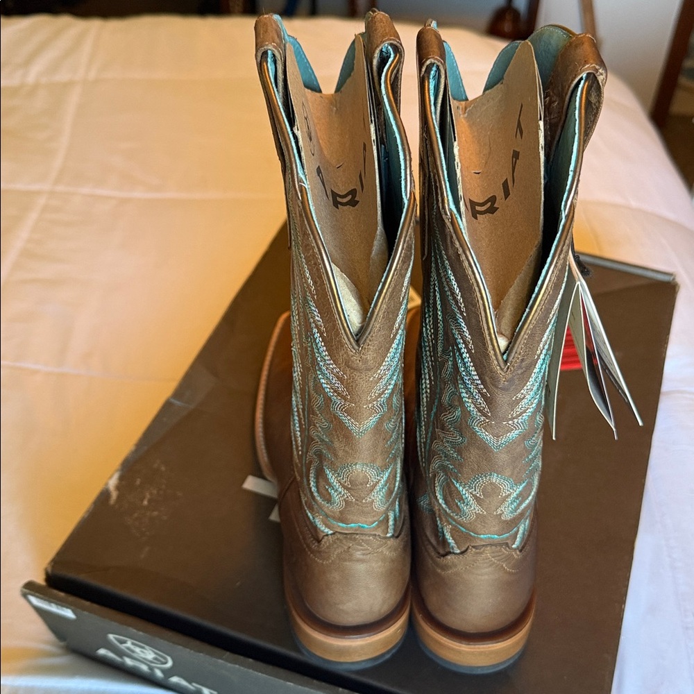 Ariat Women’s Frontier Tilly Western Boots with Blue Accents Size 11B - Picture 3 of 16